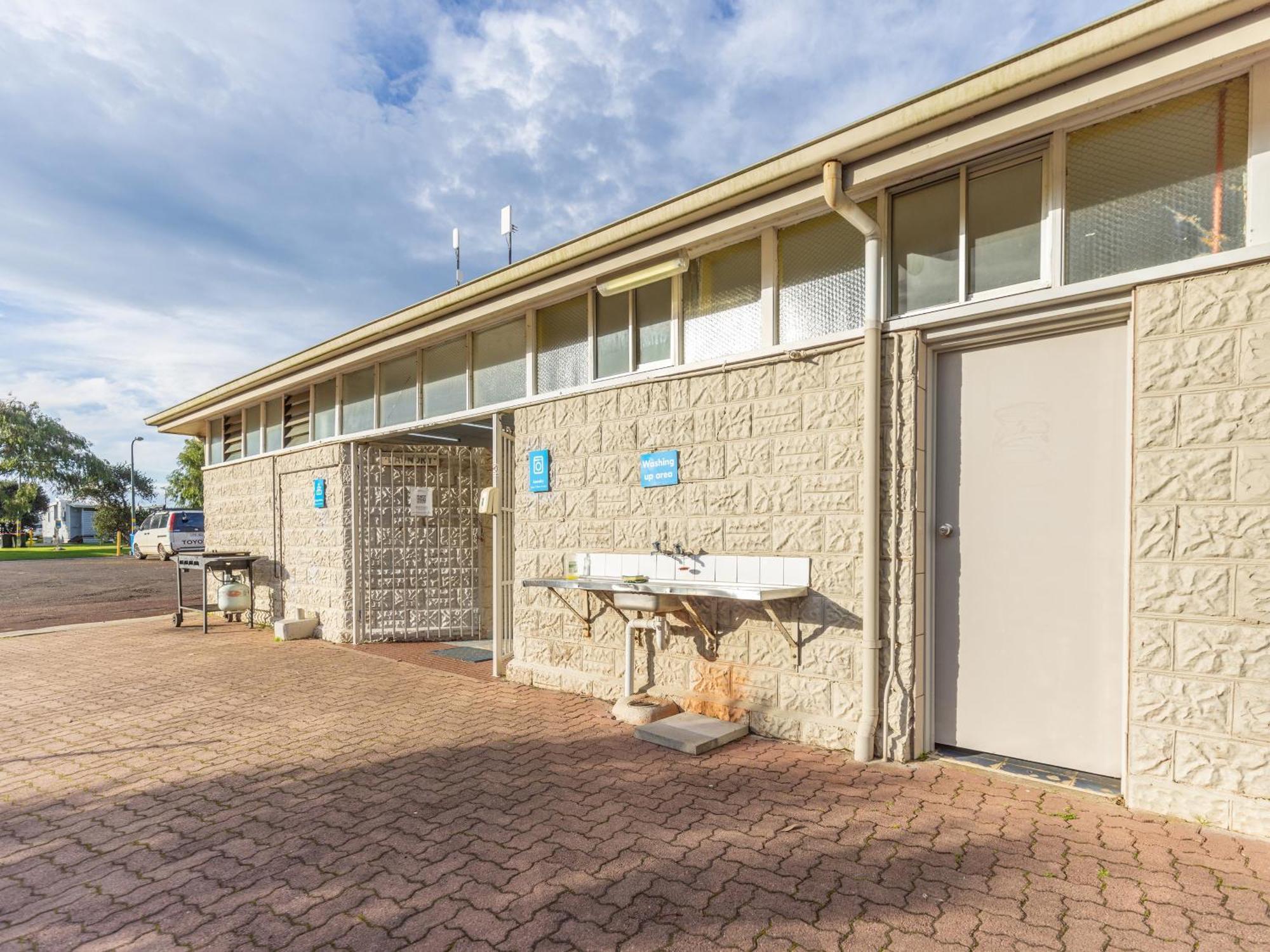 Nrma Portland Bay Holiday Park Hotel Exterior photo